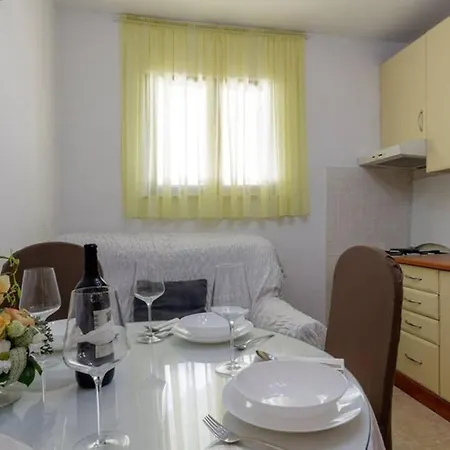 Apartman Ila Σπλιτ