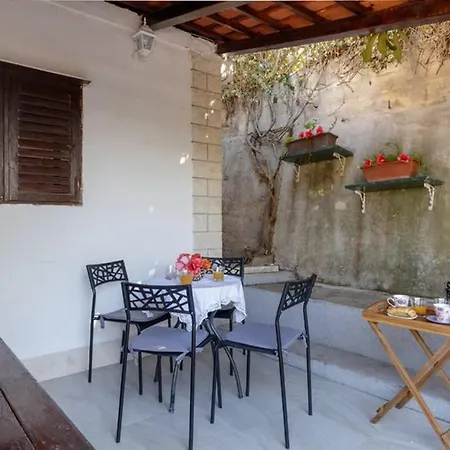 Apartman Ila * Σπλιτ